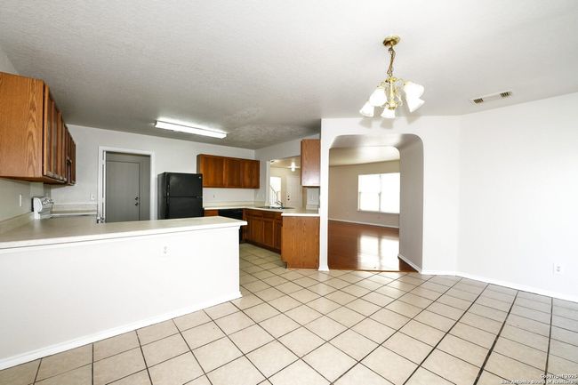 9042 Twinceek Farm, House other with 3 bedrooms, 3 bathrooms and null parking in Converse TX | Image 14