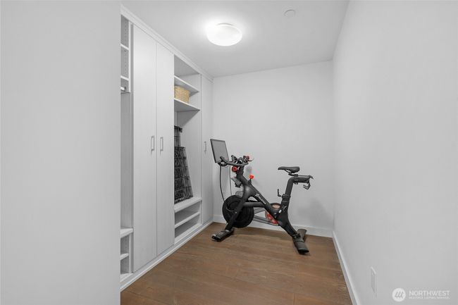 Den/storage area off entrance | Image 29