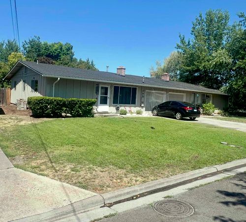 826 Morrison Ave, Medford, OR, 97504-8422 | Card Image