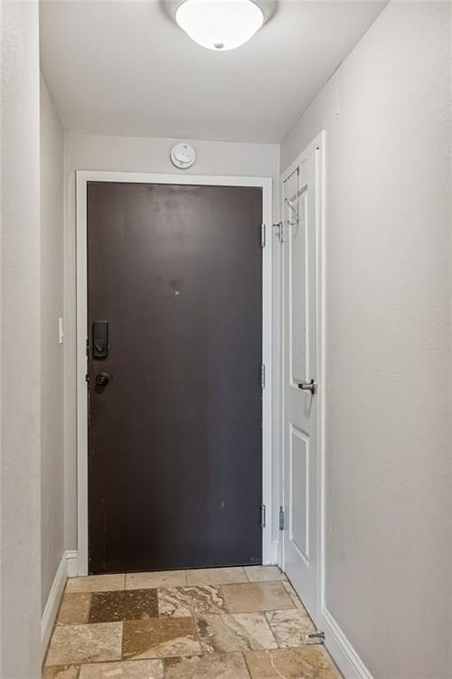 unit-16b-700 E 8th St, Kansas City, MO, 64106-1637 | Card Image