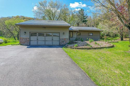 E4705 Horseshoe Rd, Spring Green, WI, 53588-9221 | Card Image