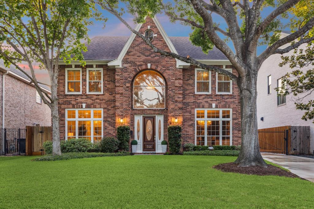 Wisteria St, Bellaire, TX 77401