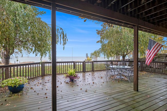 Lower deck. | Image 29