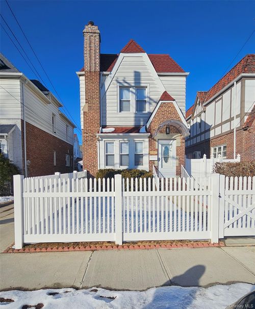 159-09 Laburnum Ave, Flushing, NY, 11358-3618 | Card Image