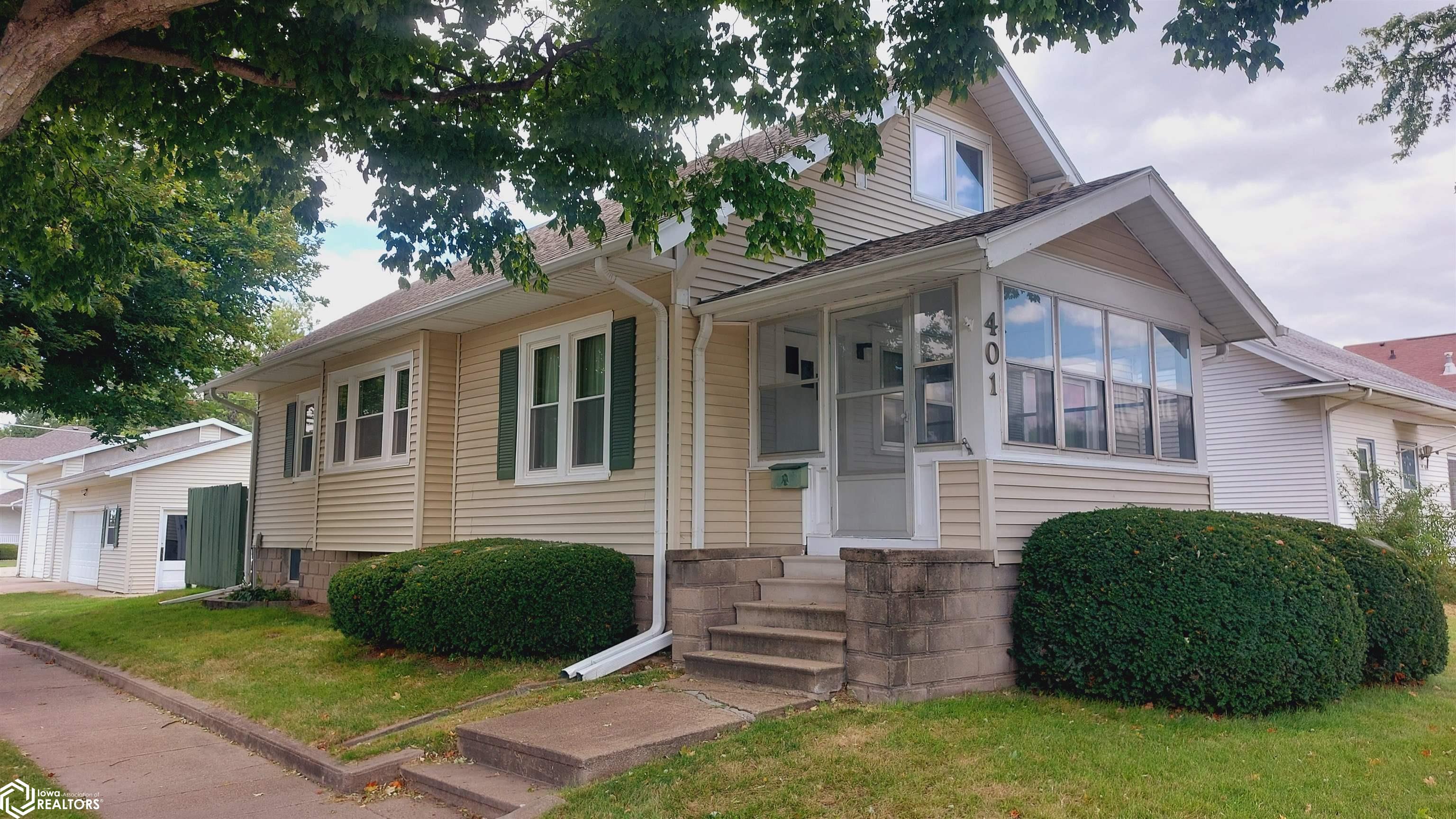 Oak St, Red Oak, IA 51566
