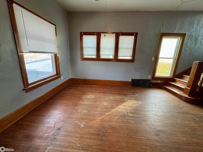 315 S Division St, Home with 3 bedrooms, 1 bathrooms and 1 parking in Audubon IA | Image 4
