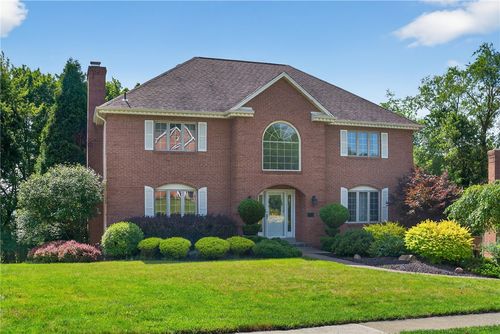 2455 Dogwood Dr, Wexford, PA, 15090-7708 | Card Image