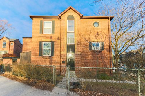 451 Broadview Ave, Toronto, ON, M4K2N3 | Card Image