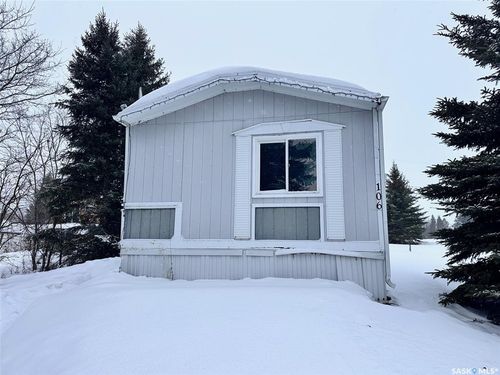 106 2 Ave Sw, Dorintosh, SK, S0M3B0 | Card Image