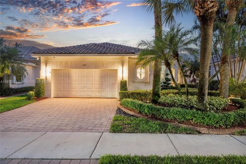 2557 Bay Pointe Dr, Weston, FL, 33327-1420 | Card Image