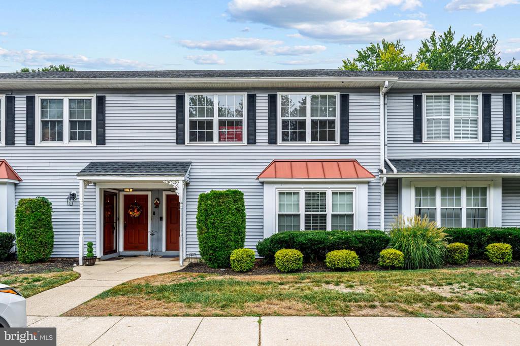 Andrews Ln, Moorestown, NJ 08057