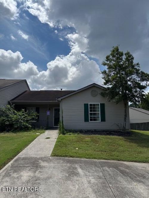 10420 Sagebrush Way, Knoxville, TN, 37932-2064 | Card Image