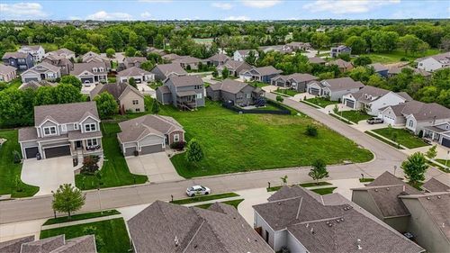 25251 W 141st Ter, Olathe, KS, 66061-7657 | Card Image