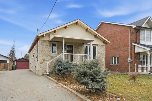 200 Gary Dr, North York, ON, M9N2M4 | Card Image