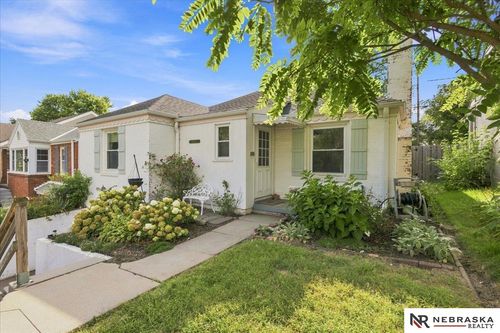1306 N 52nd St, Omaha, NE, 68132-1420 | Card Image