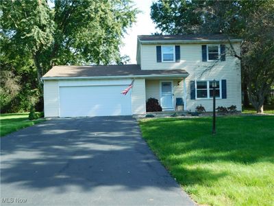 7925 Deanne Circle Nw, House other with 3 bedrooms, 1 bathrooms and null parking in Massillon OH | Image 1