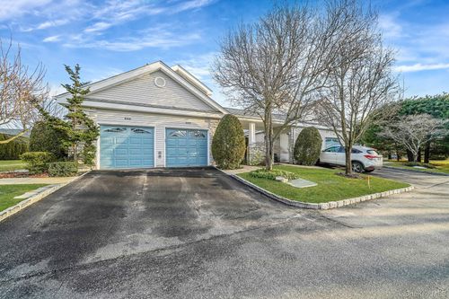 554 Mirror Pond Ct, Moriches, NY, 11955-1725 | Card Image