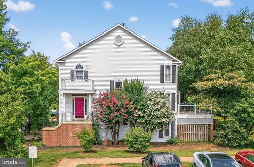 20970 Promontory Sq, STERLING, VA, 20165-7211 | Card Image