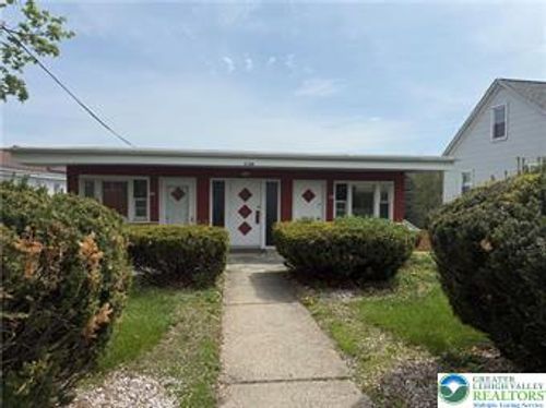 d-3420 N Front St, Whitehall, PA, 18052-3153 | Card Image