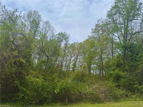 132 White Oak Rd, Thomasville, NC, 27360-9715 | Card Image