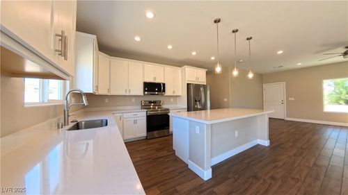 1931 Rose Ct, Pahrump, NV, 89048-4833 | Card Image
