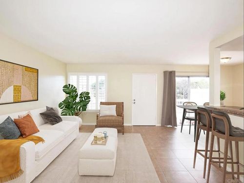 807 Yankee Point Way, Oceanside, CA, 92058-6933 | Card Image