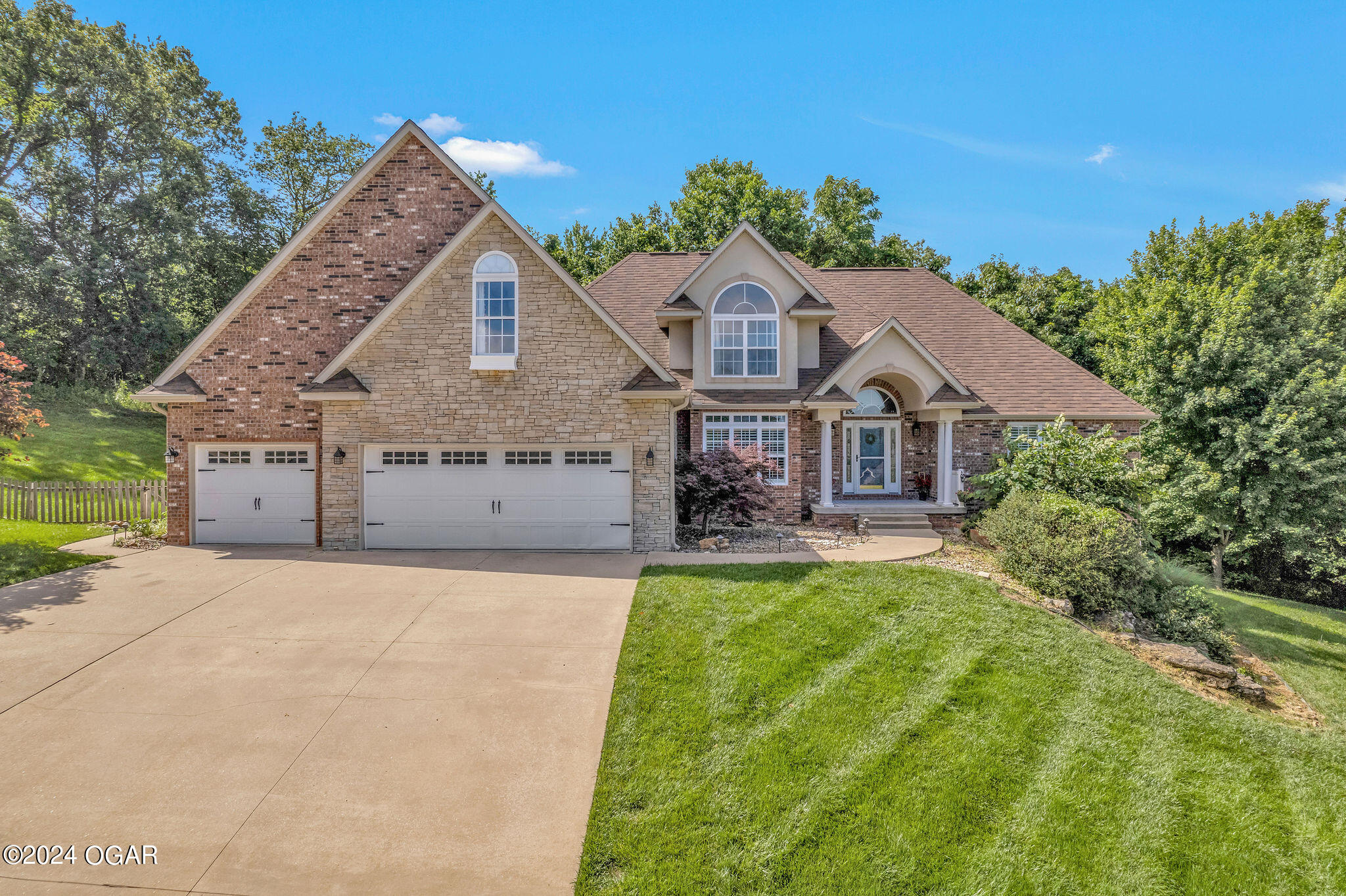 Laguna Hills Dr, Webb City, MO 64870