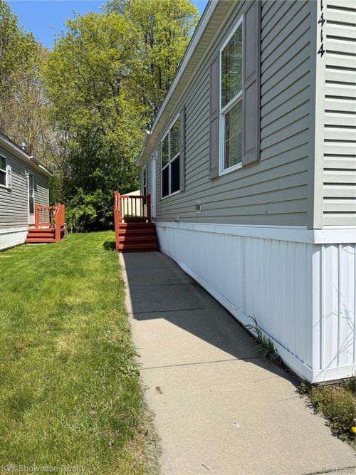 1414 Nardeer St, Novi, MI, 48374-1109 | Card Image