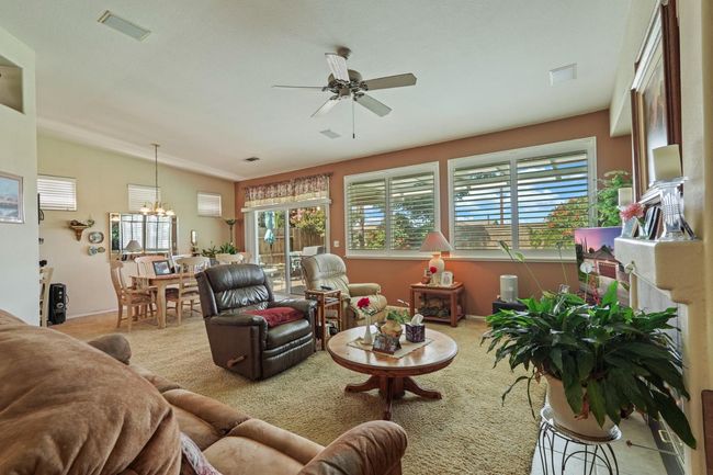 573 Fribourg Ln, House other with 3 bedrooms, 2 bathrooms and null parking in Manteca CA | Image 11
