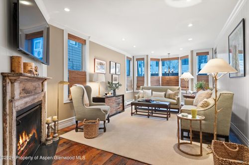 215 W Bleeker St, Aspen, CO, 81611-1331 | Card Image