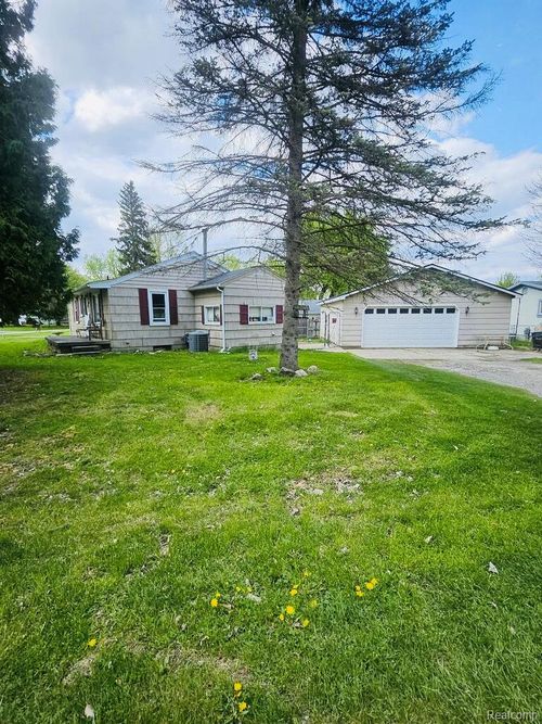 2147 Kent Dr, Davison, MI, 48423-2306 | Card Image
