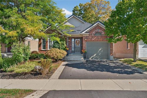17 Milson Cres, Guelph, ON, N1C1H1 | Card Image