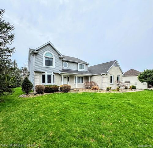 704 Wilkshire Ct, Grand Blanc, MI, 48439-1500 | Card Image