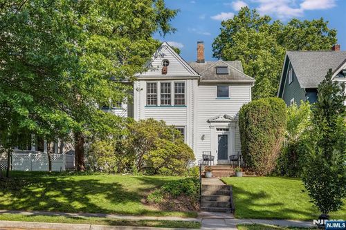 305 Mortimer Ave, Rutherford, NJ, 07070-2255 | Card Image