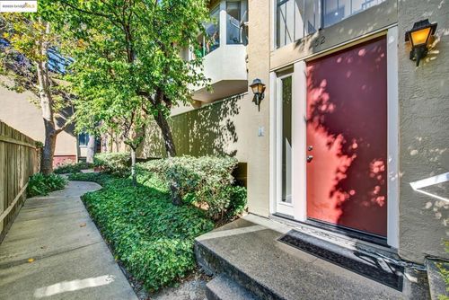 apt-52-2121 Vale Rd, San Pablo, CA, 94806-3856 | Card Image