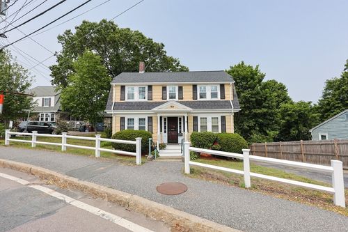 14 Elm St, Dedham, MA, 02026-5915 | Card Image
