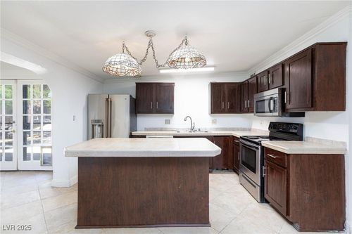2825 Burnham Ave, Las Vegas, NV, 89169-1793 | Card Image