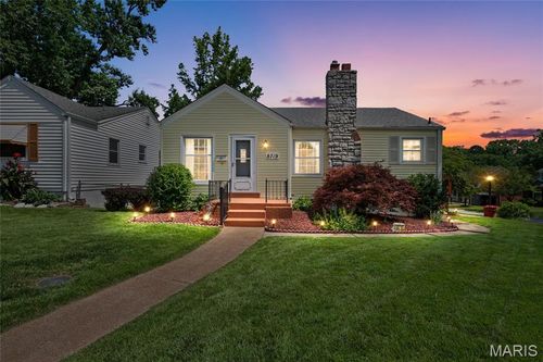 8719 Florence Ave, Brentwood, MO, 63144-2313 | Card Image