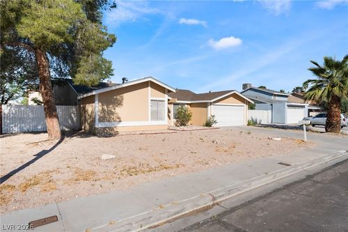 3597 Bronco Rd, Las Vegas, NV, 89103-1101 | Card Image