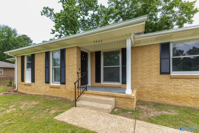 3906 Broadmor Rd Nw, House other with 4 bedrooms, 2 bathrooms and null parking in Huntsville AL | Image 4