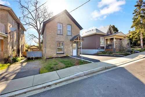 187 Drummond St, Brantford, ON, N3S6A8 | Card Image