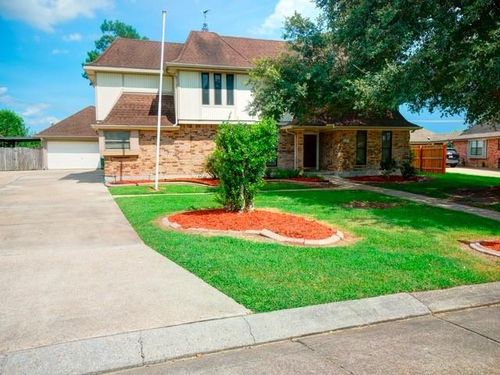 3405 Lake Lynn Dr, Gretna, LA, 70056-8330 | Card Image
