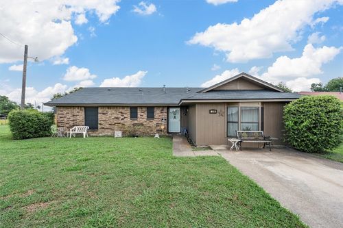 1208 Clark St, Marlin, TX, 76661-2648 | Card Image