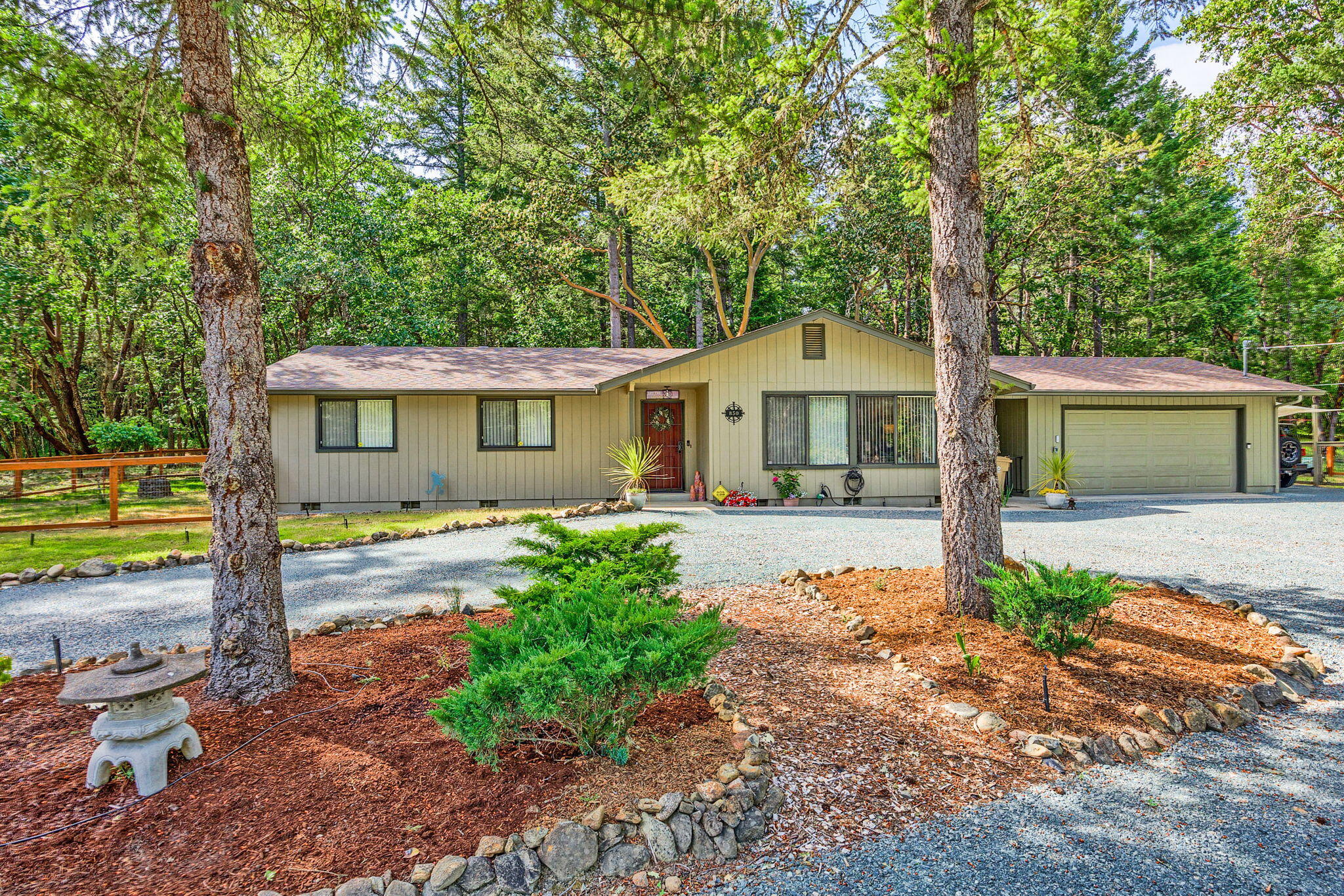 Red Mountain Dr, Grants Pass, OR 97526
