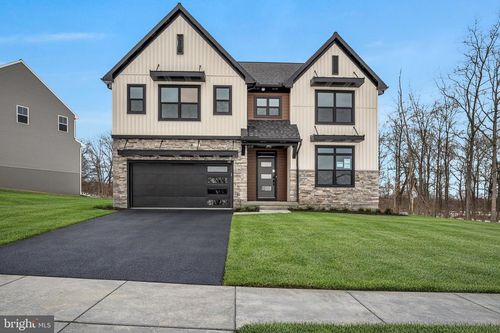 18 Old Moss Ln, CARLISLE, PA, 17013-8412 | Card Image