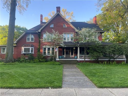 10508 Lake Shore Blvd, Bratenahl, OH, 44108-1067 | Card Image