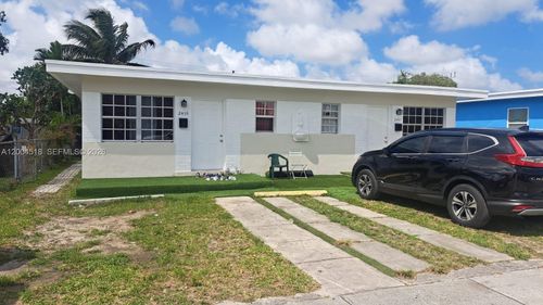 b-2457 Nw 35th St, Miami, FL, 33142-5355 | Card Image