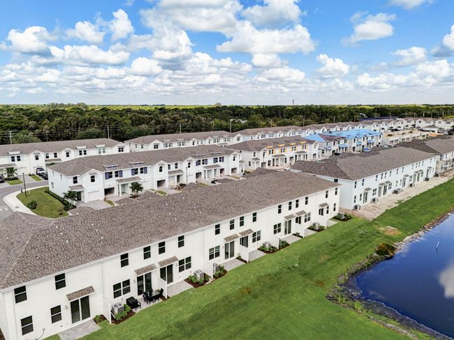 5730 Se Edgewater Cir, Townhouse with 3 bedrooms, 3 bathrooms and null parking in Stuart FL | Image 32