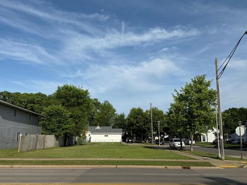 1202 West Avenue, La Crosse, WI, 54601 | Card Image
