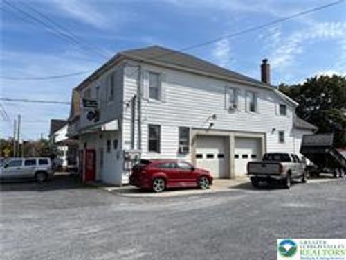 3951 Mountain View Dr, Danielsville, PA, 18038-8704 | Card Image